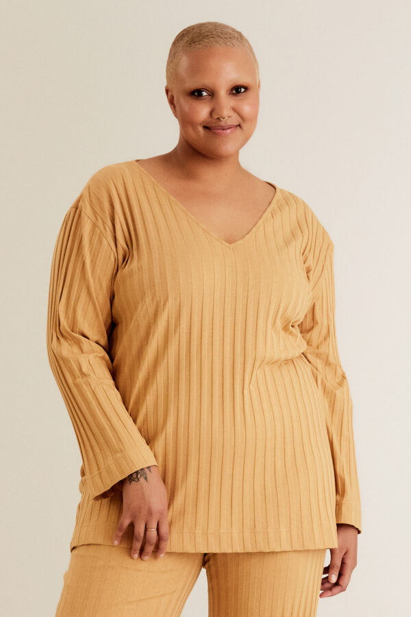 OLO Funnel Neck Tee & V-Neck Tee - Image 2